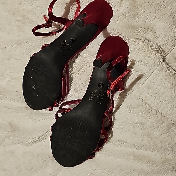 Jacqueline Ferrar Red Strappy Heels - Picture 3 of 7